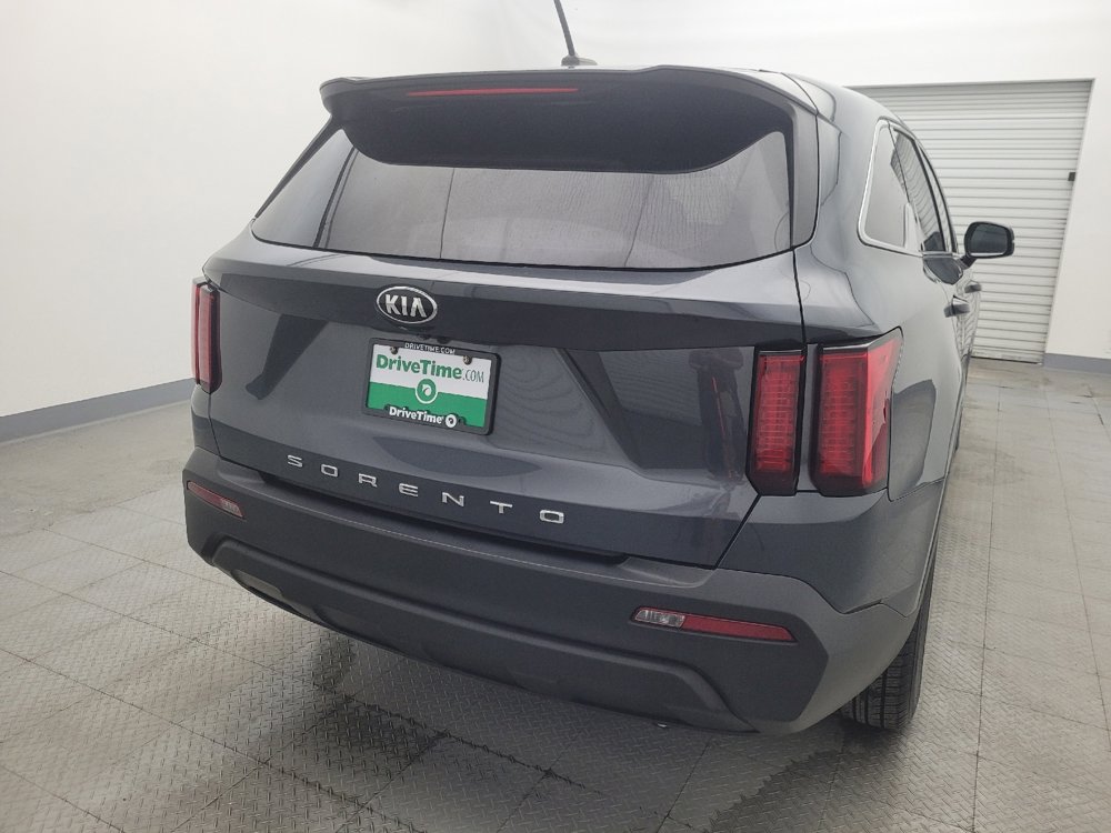 Used 2021 Kia Sorento LX image 7