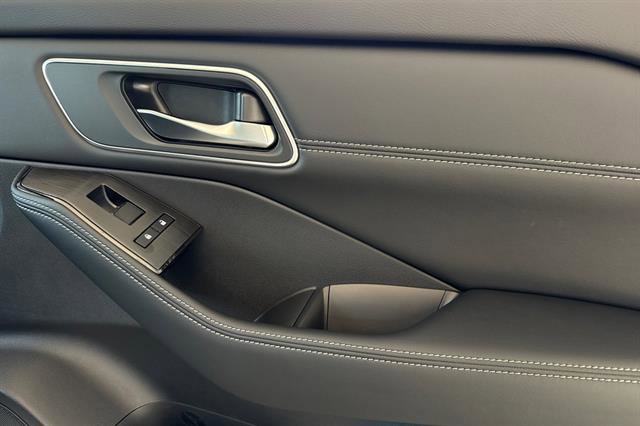 New 2026 Nissan Rogue Platinum image 19