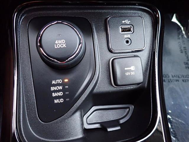 Used 2018 Jeep Compass Limited AWD/4WD image 19