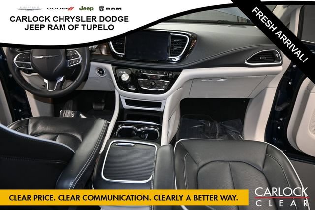 Used 2023 Chrysler Pacifica Limited FWD image 34