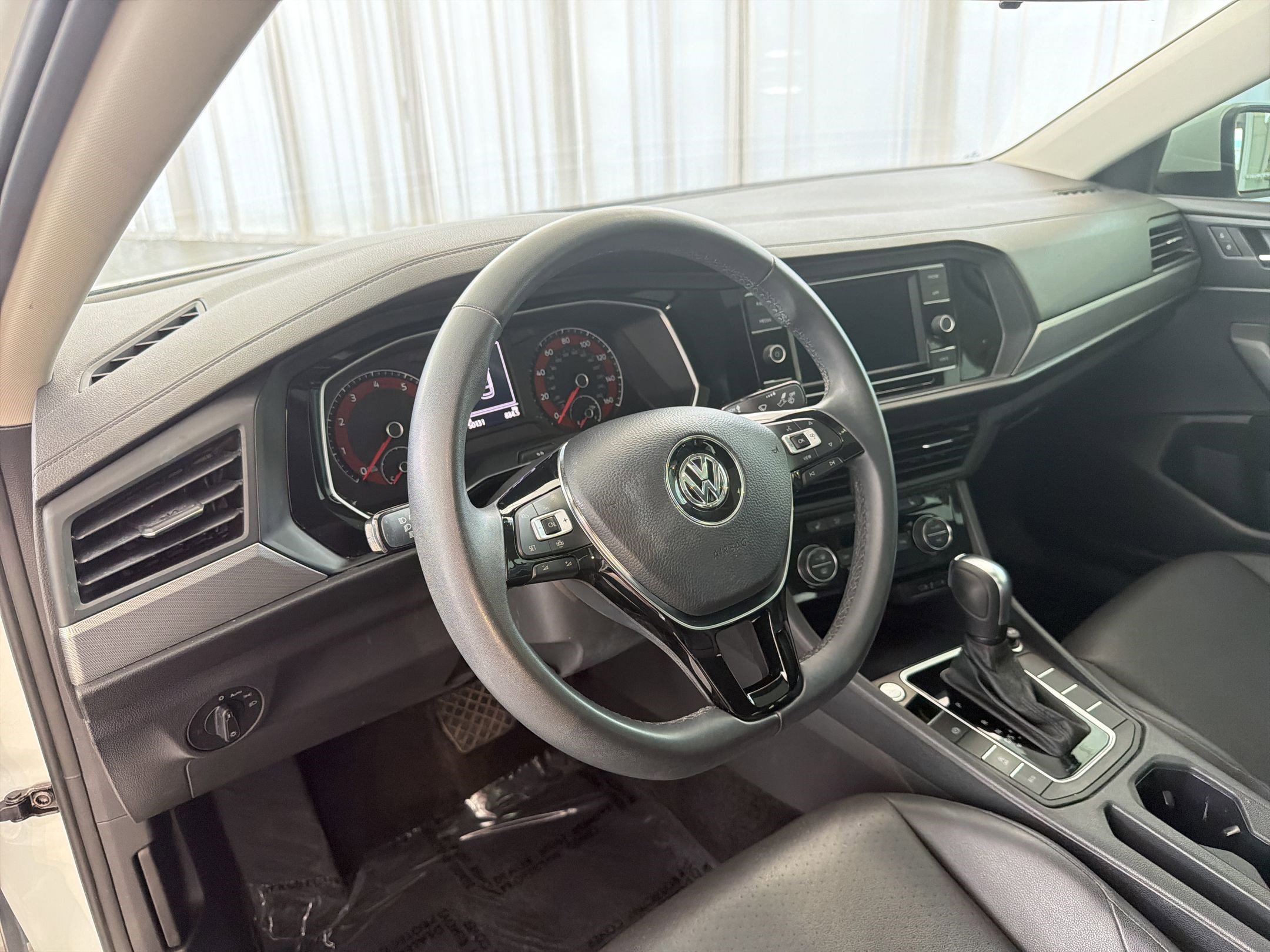 Used 2020 Volkswagen Jetta SE FWD image 4