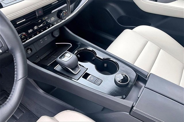 Certified 2025 Nissan Rogue SL w/ SL Premium Package image 15