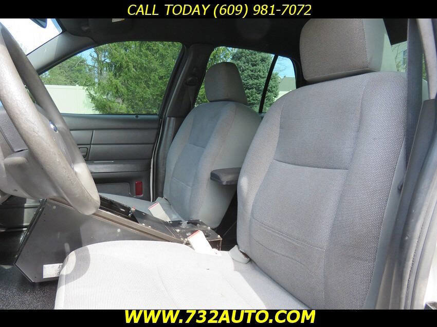 Used 2005 Ford Crown Victoria Police Interceptor RWD image 24