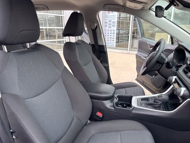 Used 2025 Toyota RAV4 XLE image 27