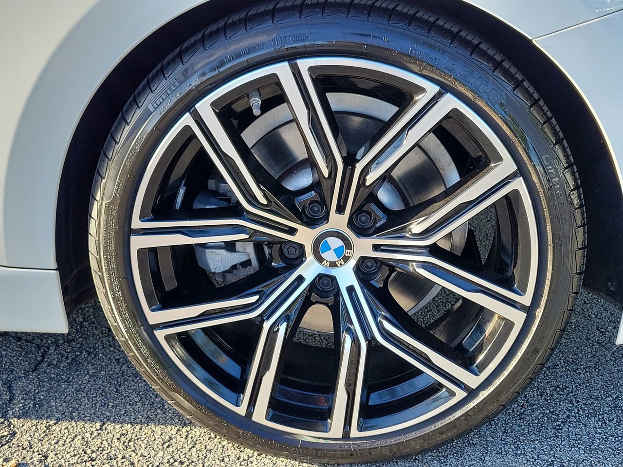 Used 2024 BMW 230i Coupe w/ Convenience Package image 9