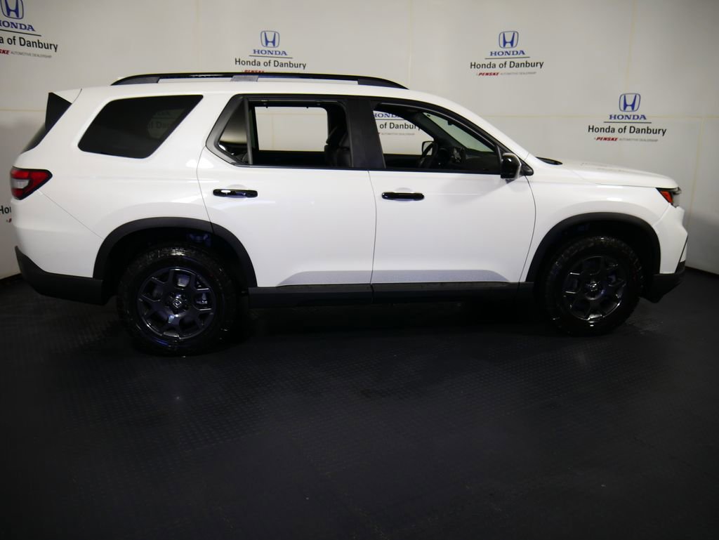 New 2026 Honda Pilot TrailSport image 3