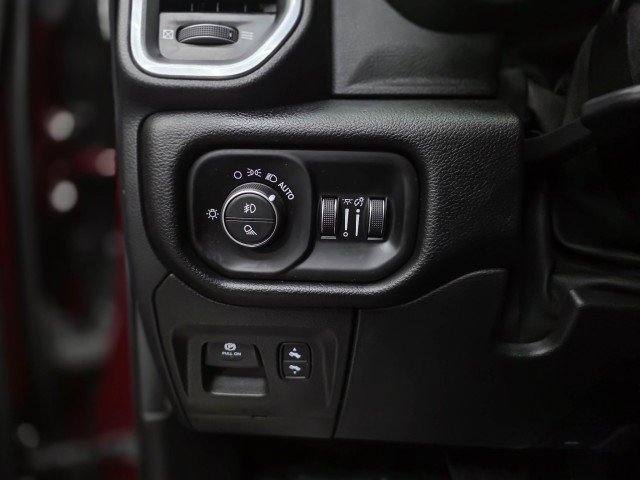 Used 2022 RAM 1500 Laramie AWD/4WD image 32