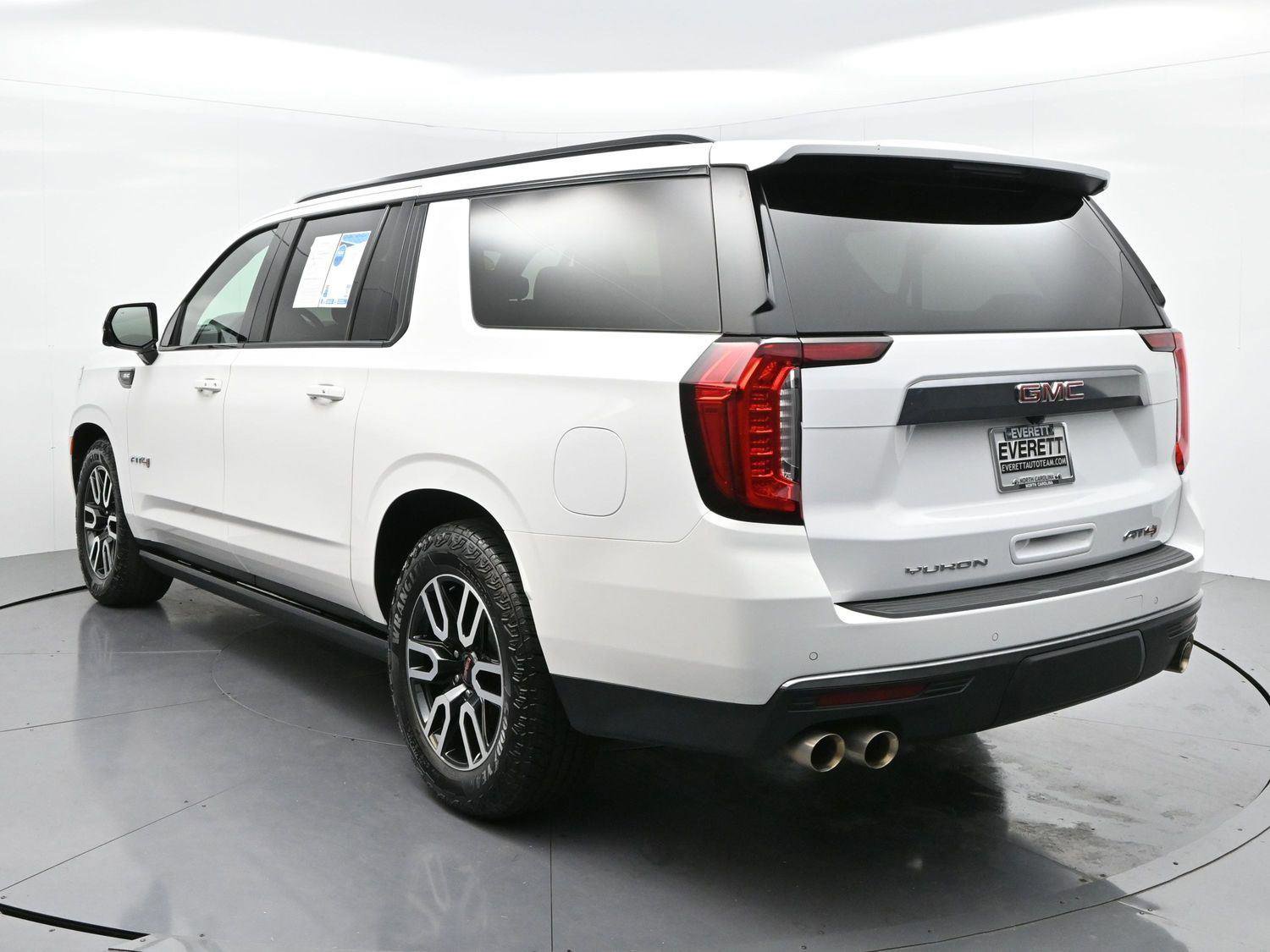 Used 2023 GMC Yukon XL AT4 w/ AT4 Premium Plus Package AWD/4WD image 6
