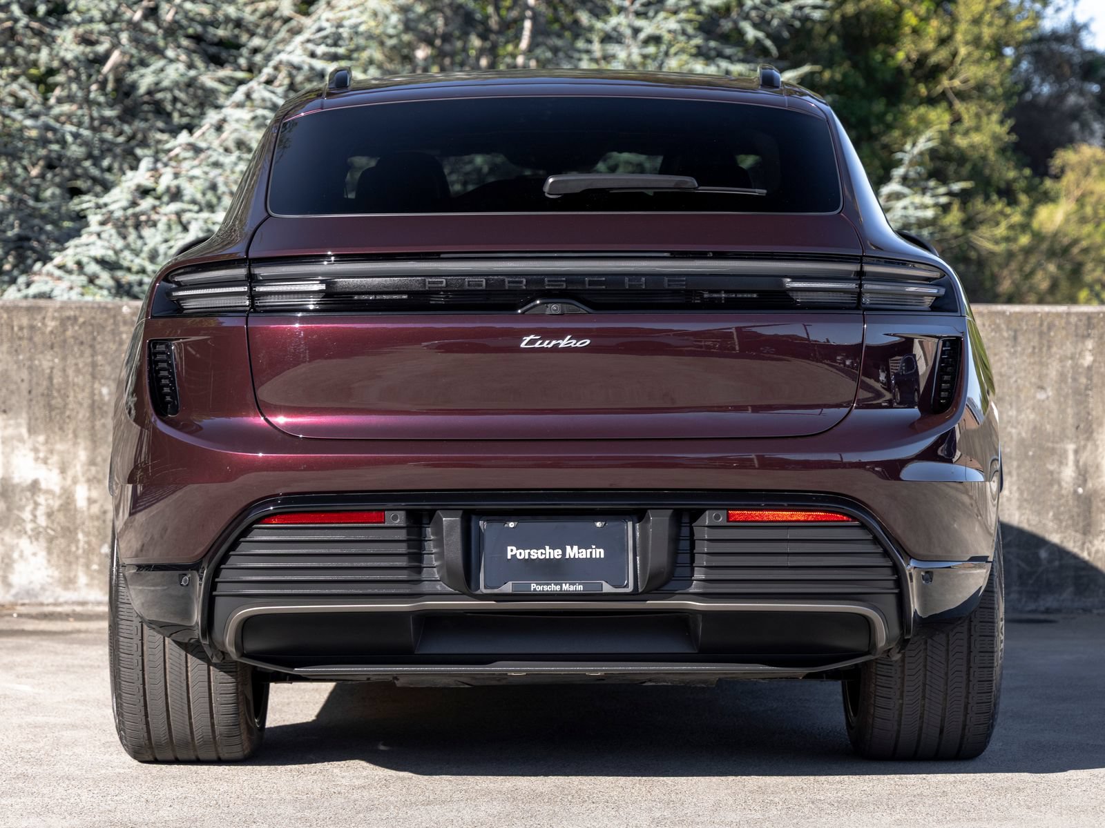Certified 2024 Porsche Macan Turbo Electric AWD/4WD image 10