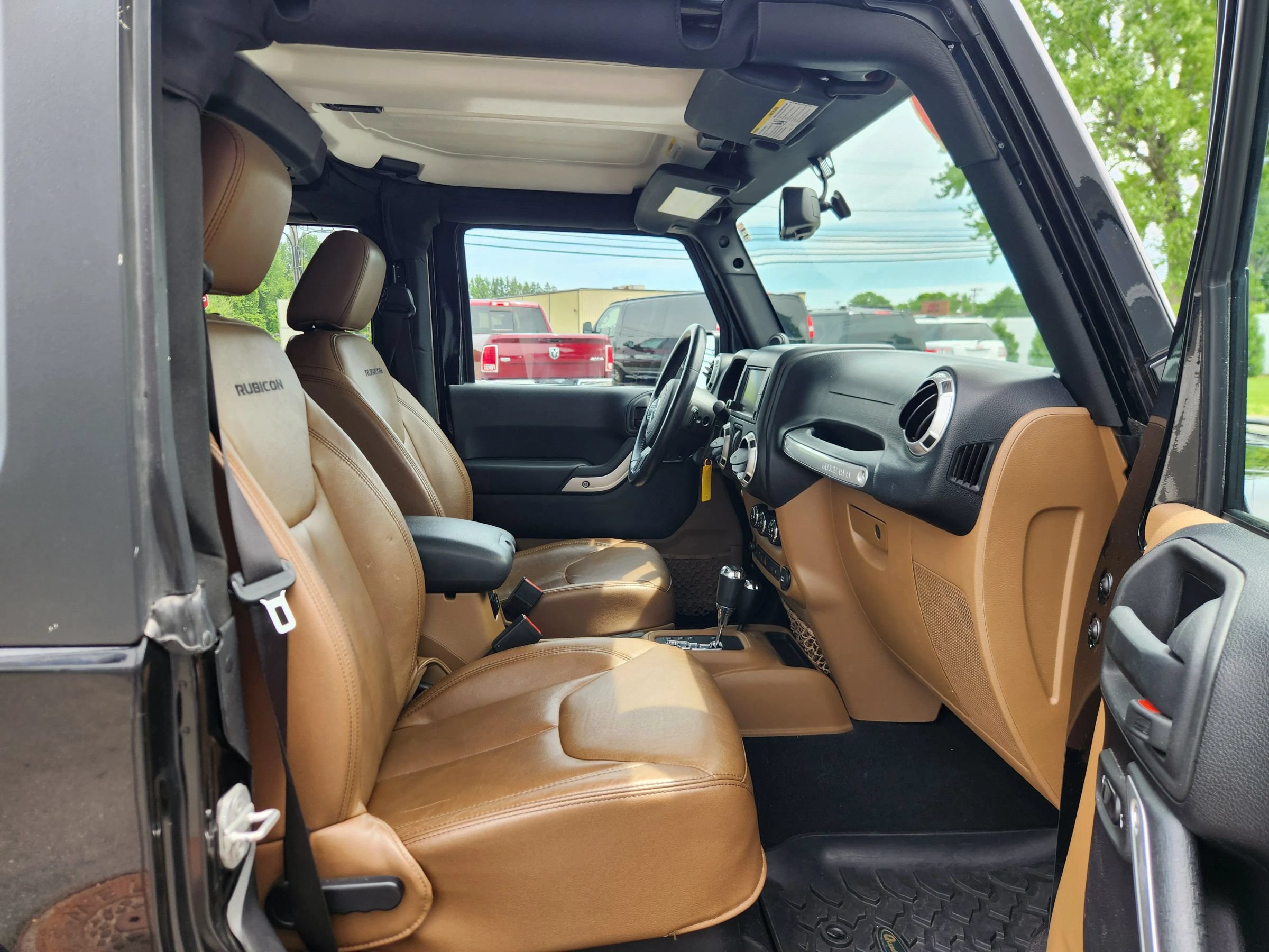 Used 2013 Jeep Wrangler Rubicon w/ Dual Top Group AWD/4WD image 32