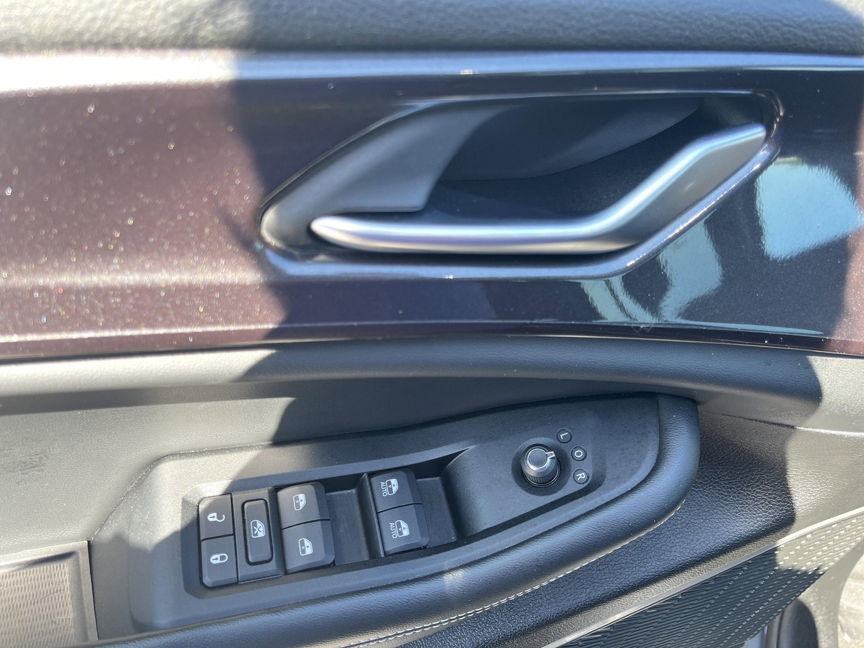 Used 2022 Jeep Grand Cherokee Laredo w/ Luxury Tech Group I AWD/4WD image 16