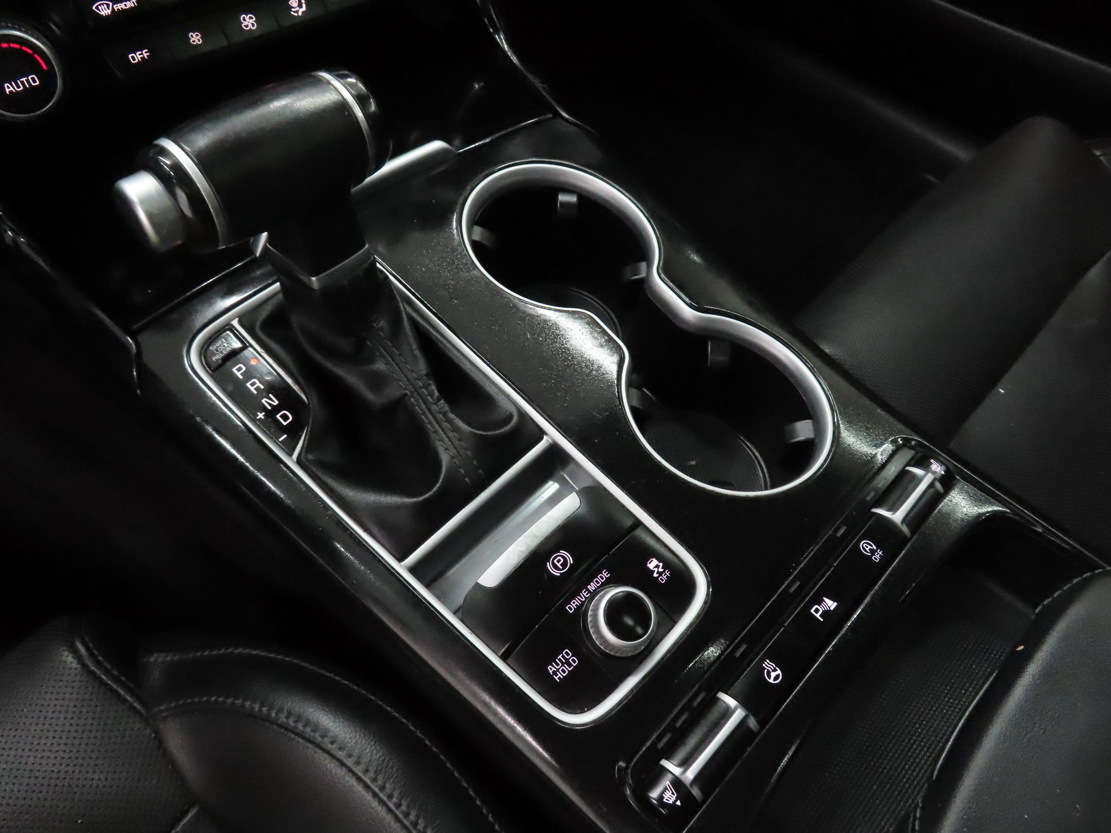 Used 2018 Kia Stinger Premium AWD/4WD image 16