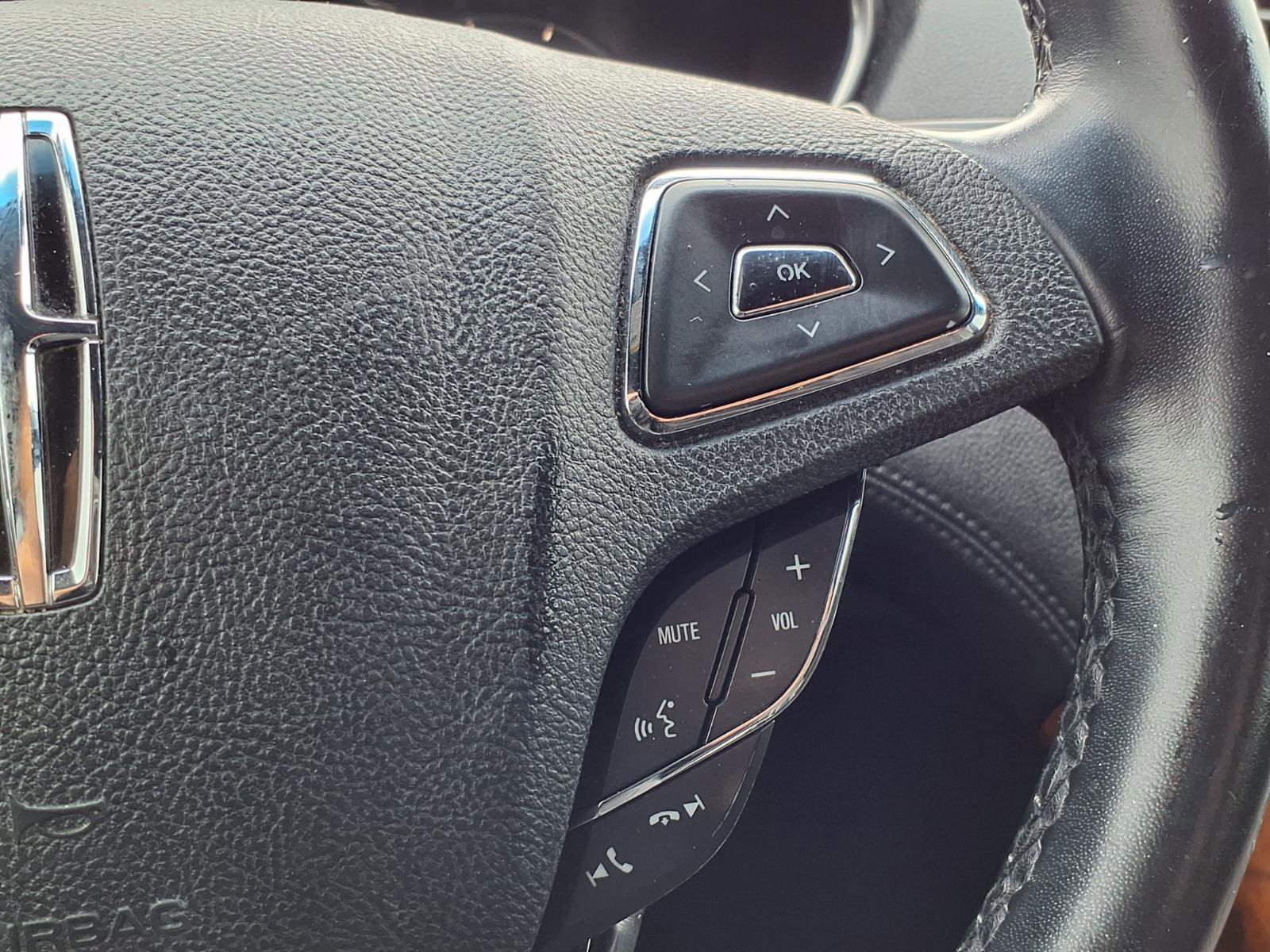 Used 2018 Lincoln MKX Select w/ Select Plus Package image 16