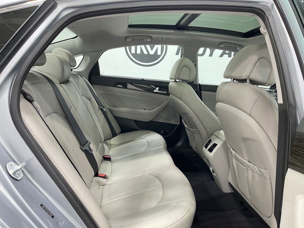 Used 2016 Hyundai Sonata Limited w/ Option Group 05 image 32