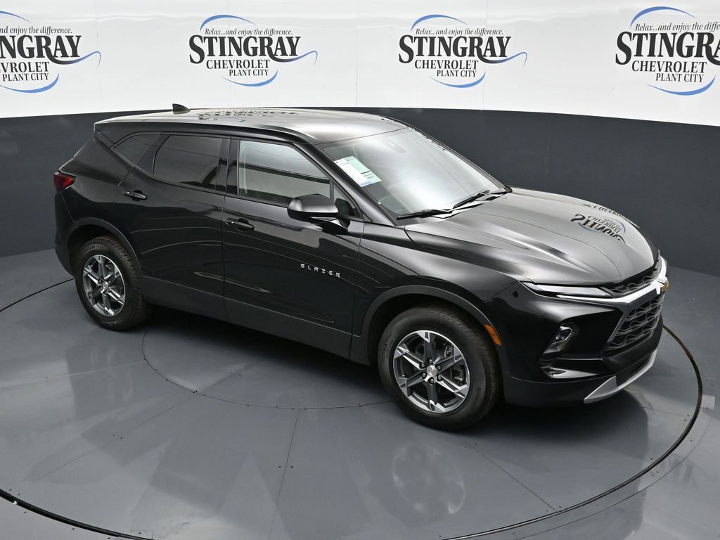 Used 2025 Chevrolet Blazer LT image 9
