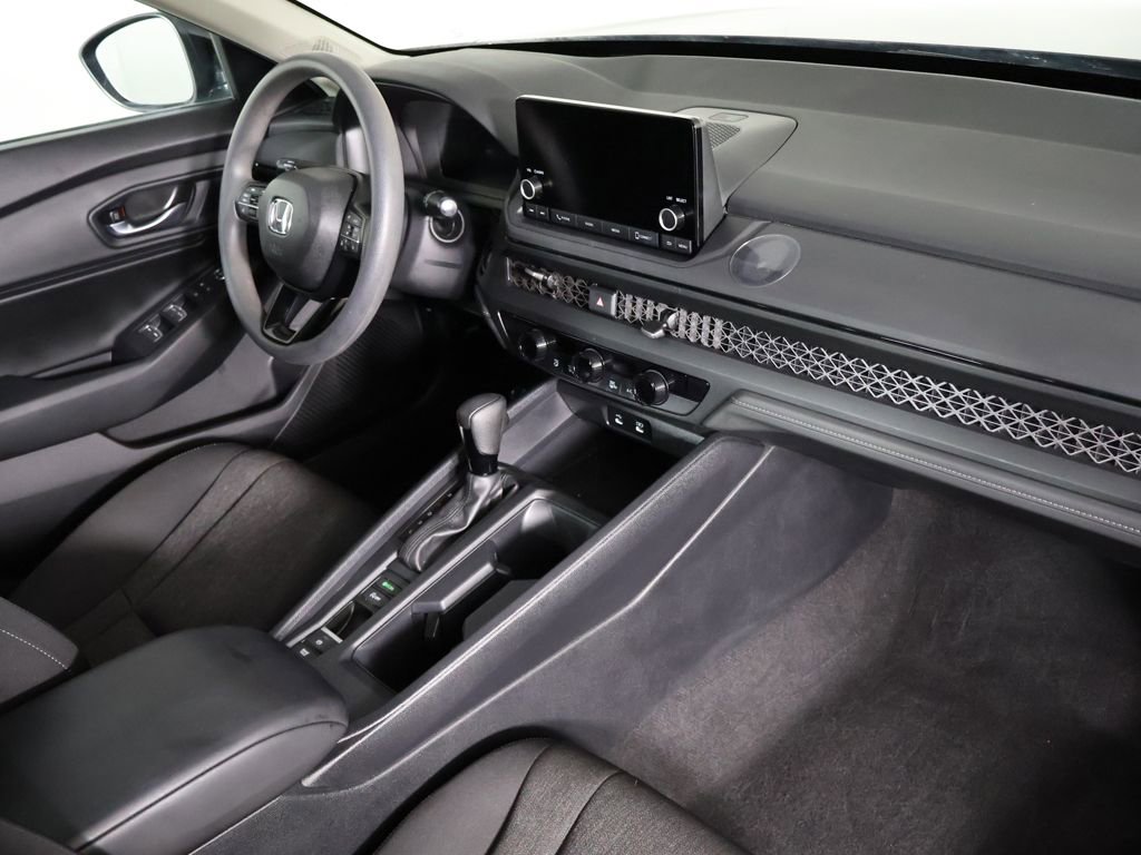Used 2025 Honda Accord SE image 28