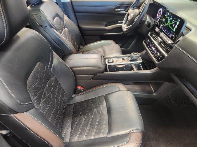 Certified 2023 Nissan Pathfinder Platinum AWD/4WD image 11