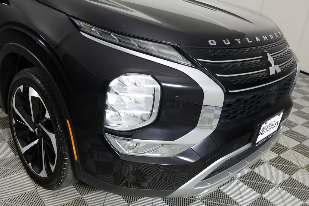 Used 2022 Mitsubishi Outlander SE image 41