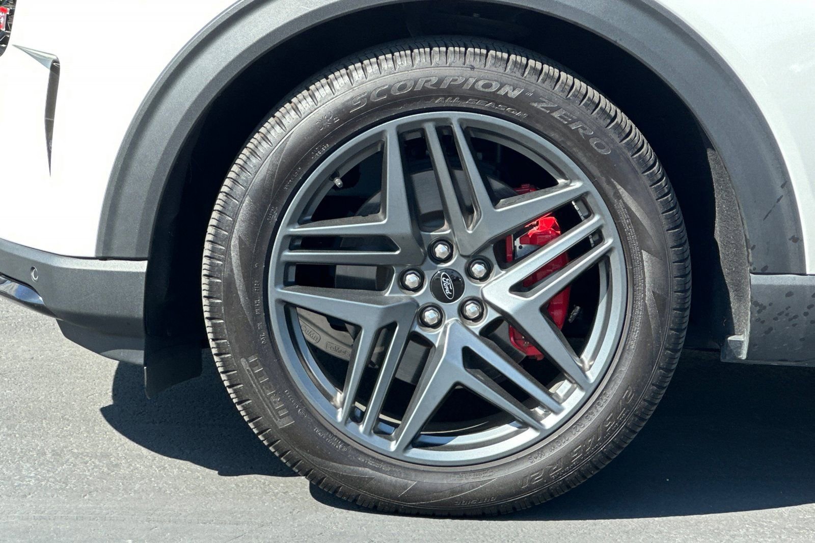 Used 2025 Ford Explorer ST image 27