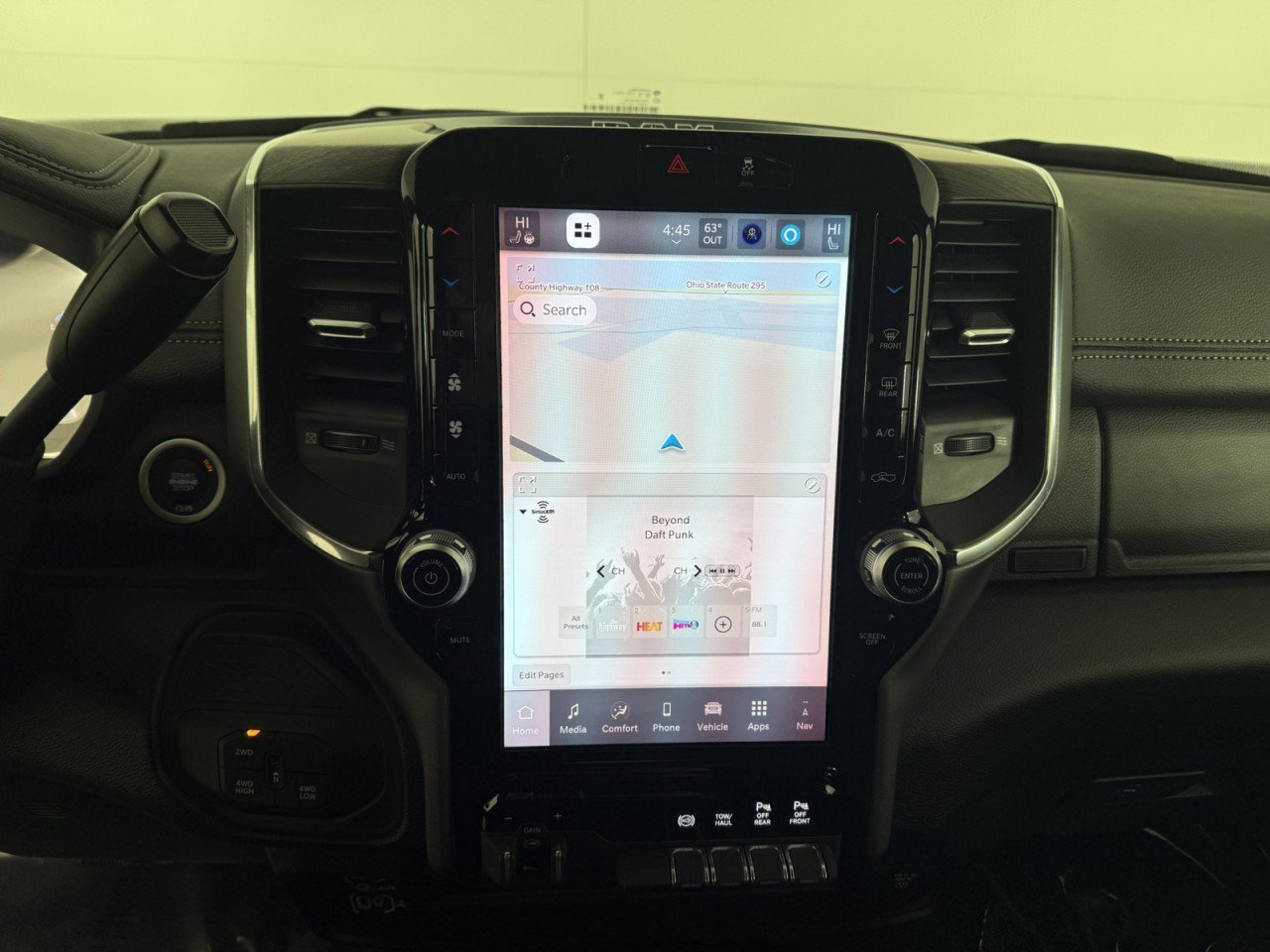 Used 2026 RAM 2500 Laramie AWD/4WD image 18