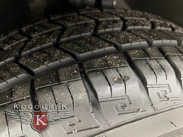 Used 2024 Kia Sorento S image 8