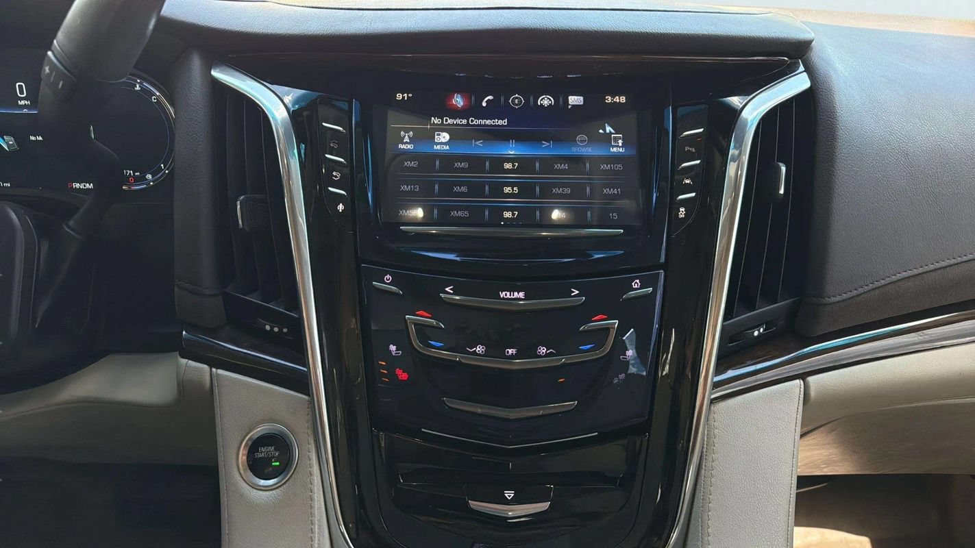 Used 2016 Cadillac Escalade Premium AWD/4WD image 11