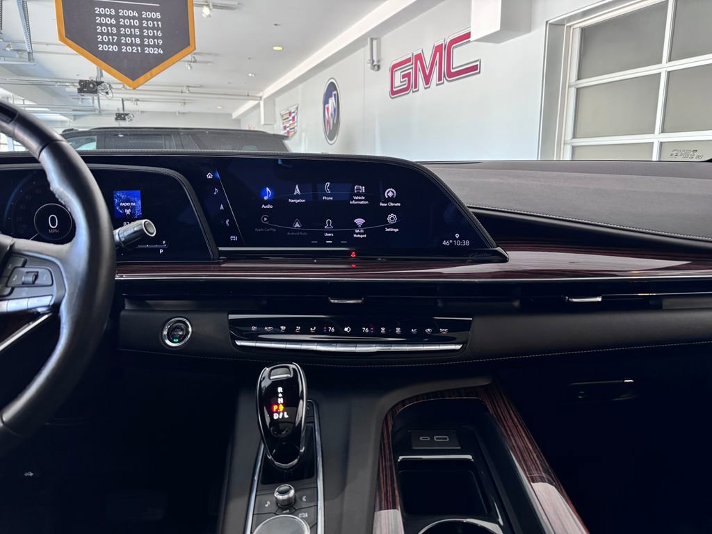 Certified 2023 Cadillac Escalade Premium Luxury AWD/4WD image 23