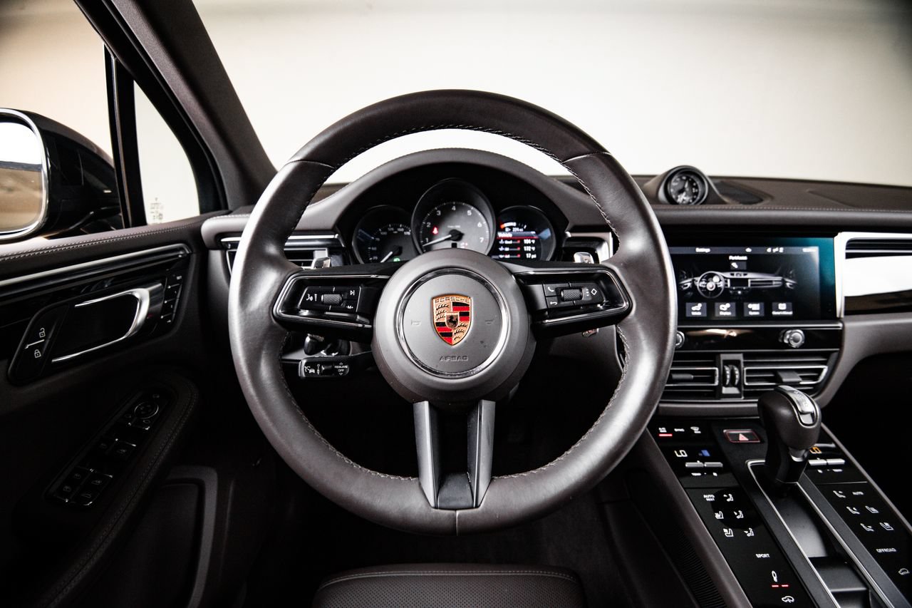 Certified 2024 Porsche Macan S AWD/4WD image 26