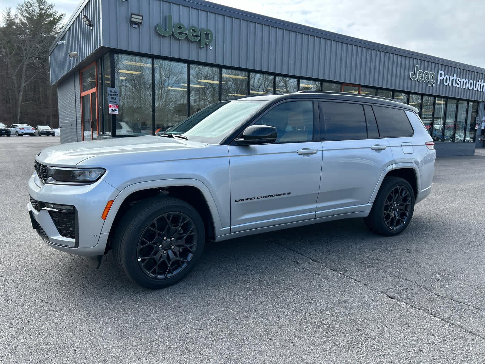 New 2026 Jeep Grand Cherokee L Summit w/ Obsidian Package AWD/4WD image 11