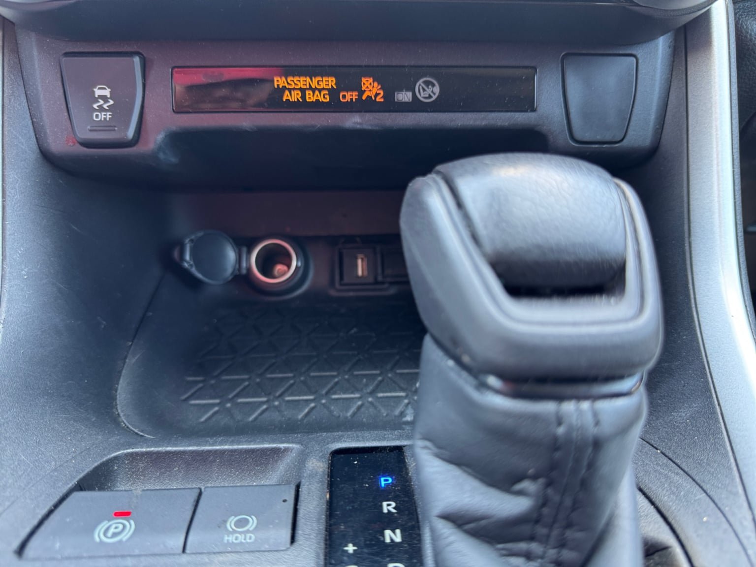 Used 2021 Toyota RAV4 LE w/ Carpet Mat Package (TMS) FWD image 25