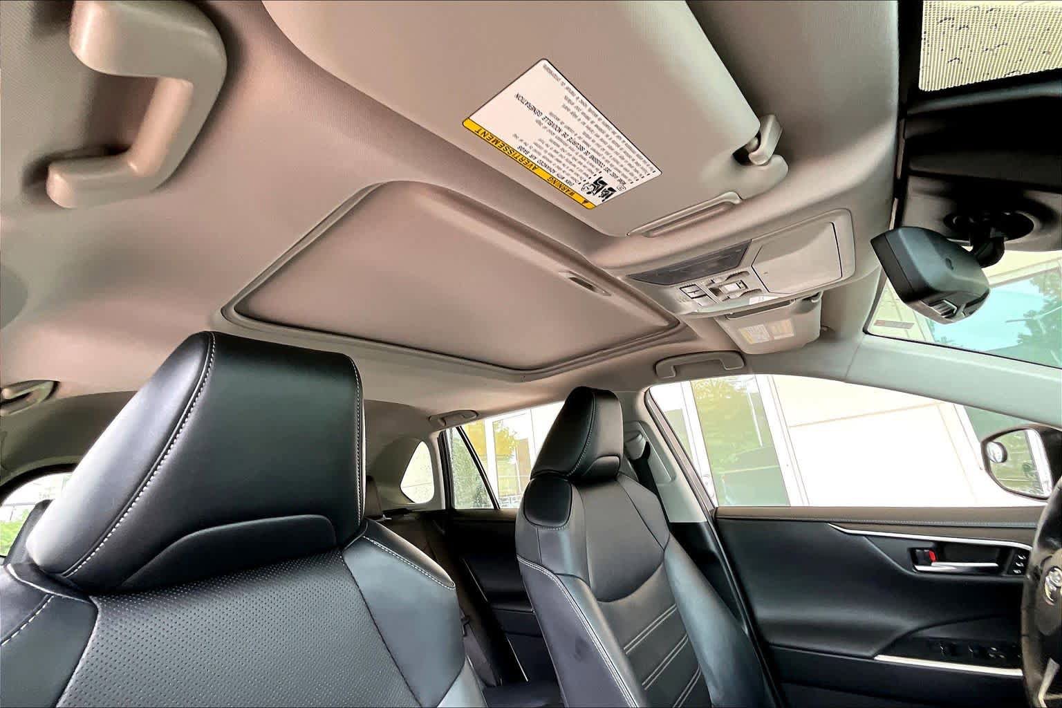 Used 2020 Toyota RAV4 Limited w/ Limited Grade Weather Package AWD/4WD image 13