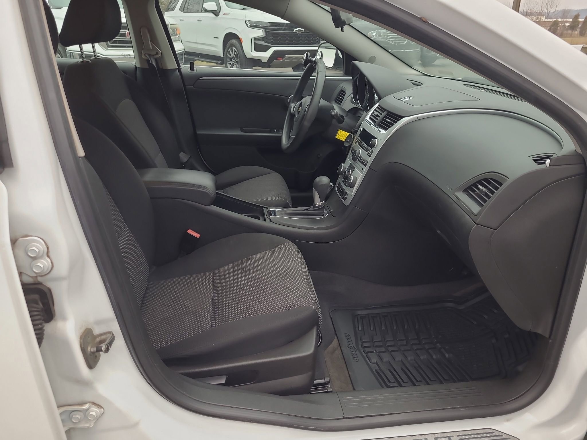 Used 2011 Chevrolet Malibu LT image 23