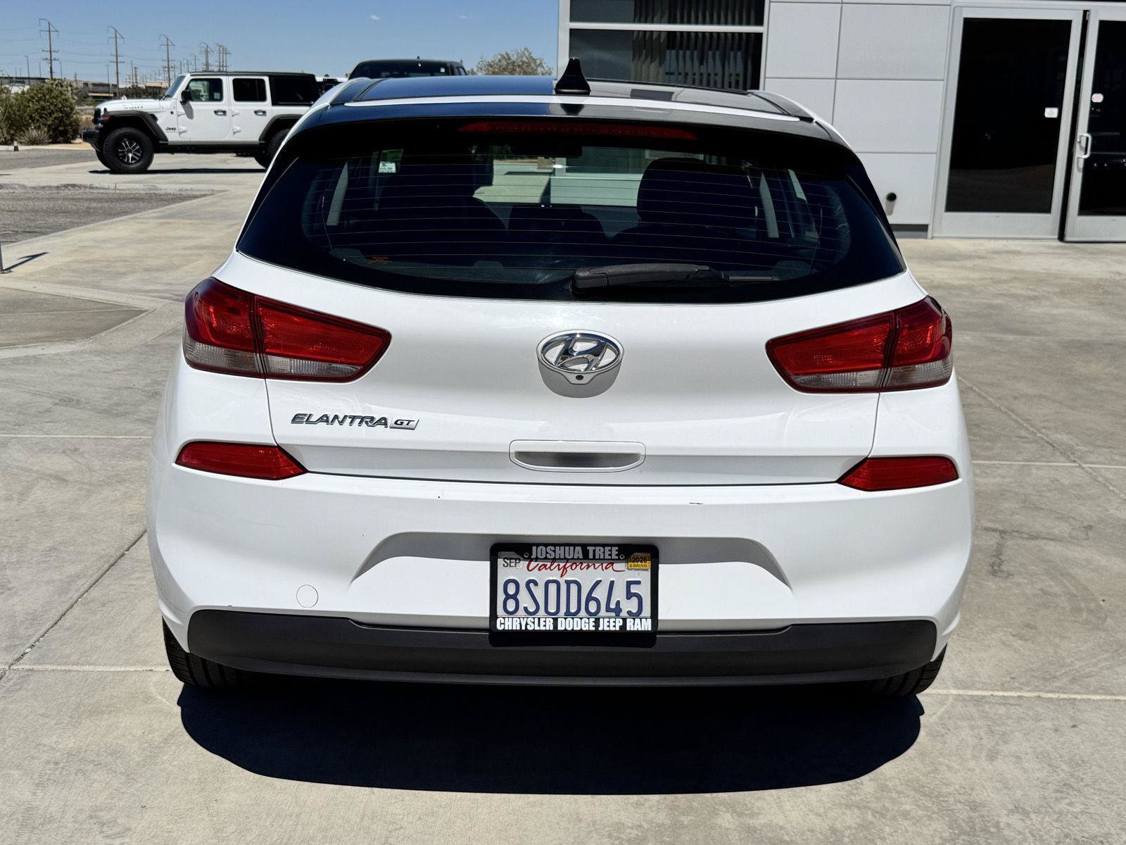 Used 2020 Hyundai Elantra GT w/ Style Package 02 FWD image 5