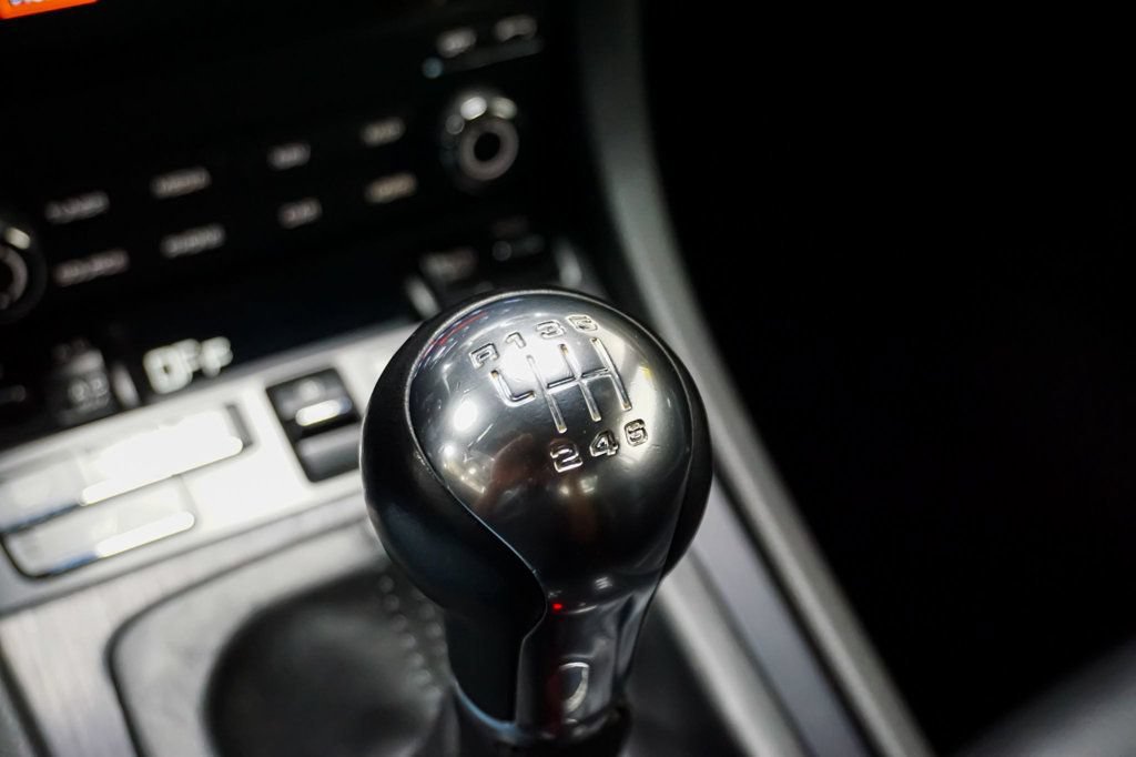 Used 2019 Porsche 718 Cayman RWD image 13