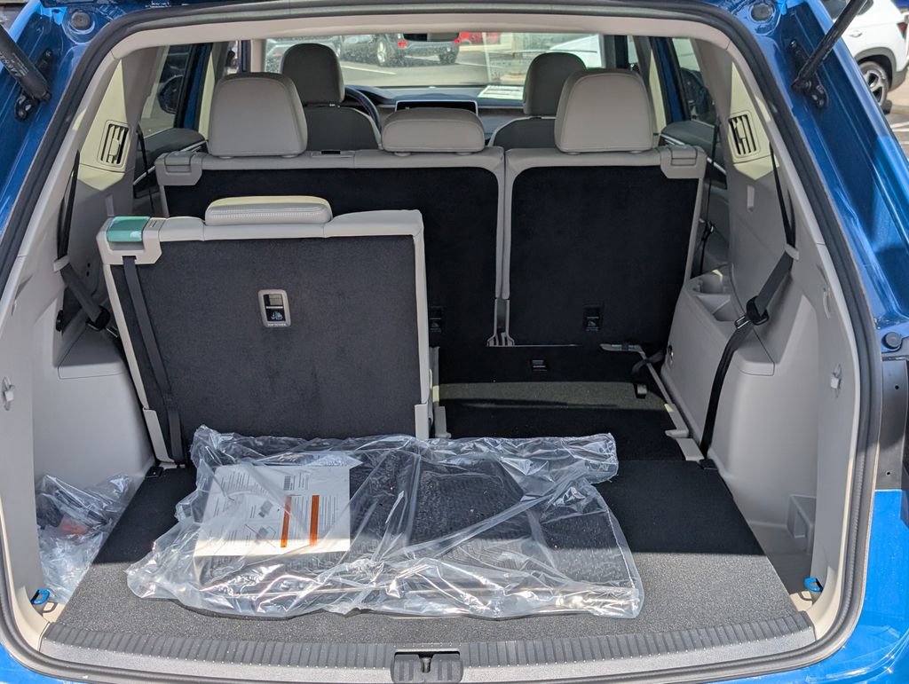 New 2025 Volkswagen Atlas SE image 25
