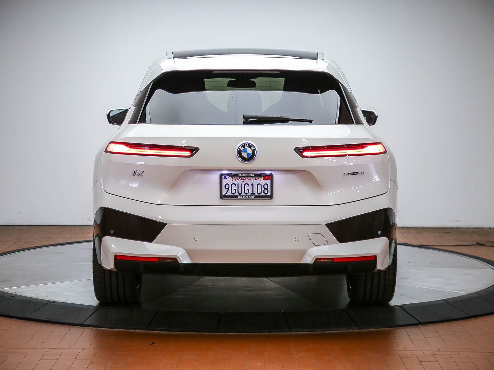 Certified 2024 BMW iX xDrive50 w/ Premium Package AWD/4WD image 3