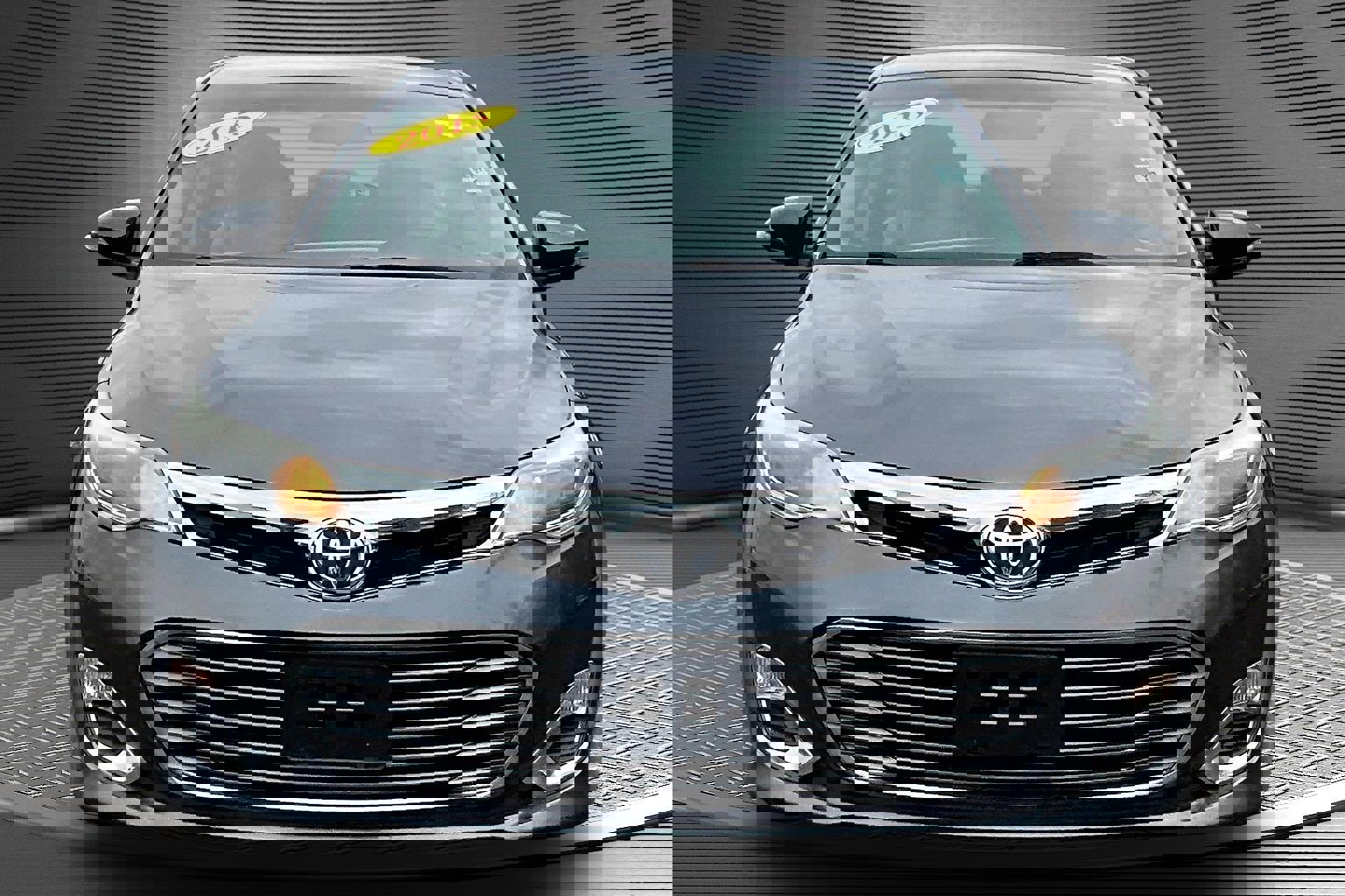 Used 2015 Toyota Avalon XLE image 2