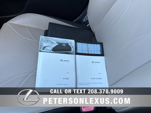 Used 2019 Lexus ES 300h w/ Luxury Package image 27