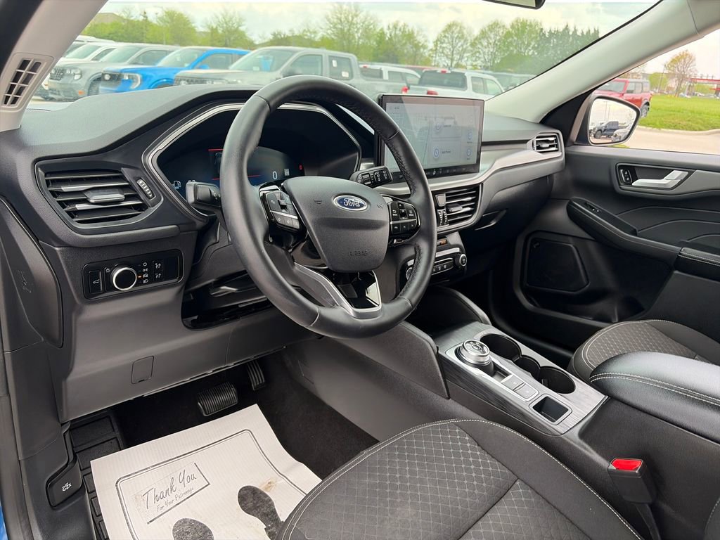 Used 2023 Ford Escape Active w/ Tech Pack #2 AWD/4WD image 14