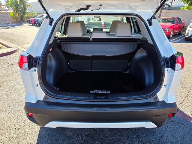 Used 2022 Toyota Corolla Cross LE image 11