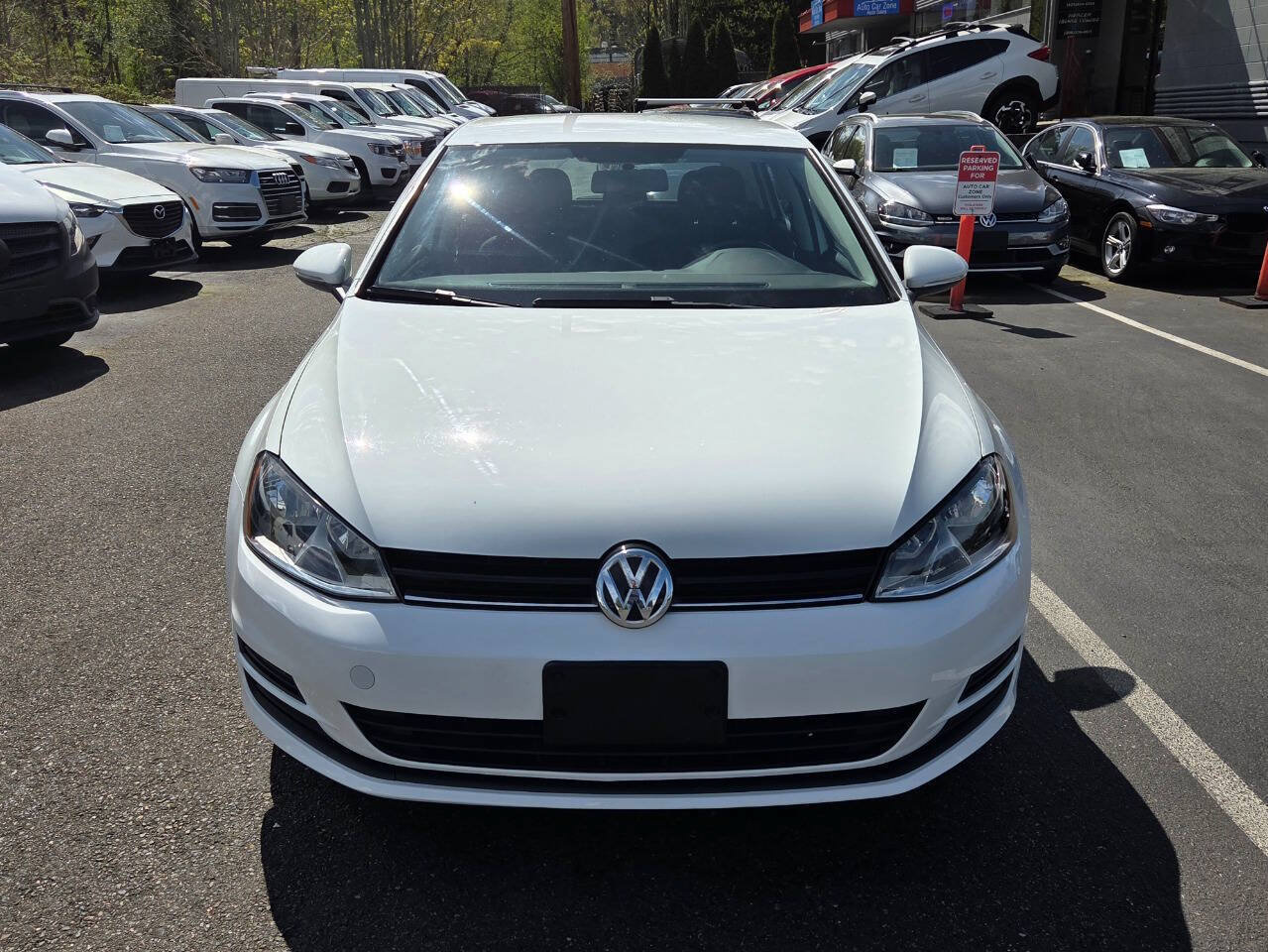 Used 2017 Volkswagen Golf S FWD image 2