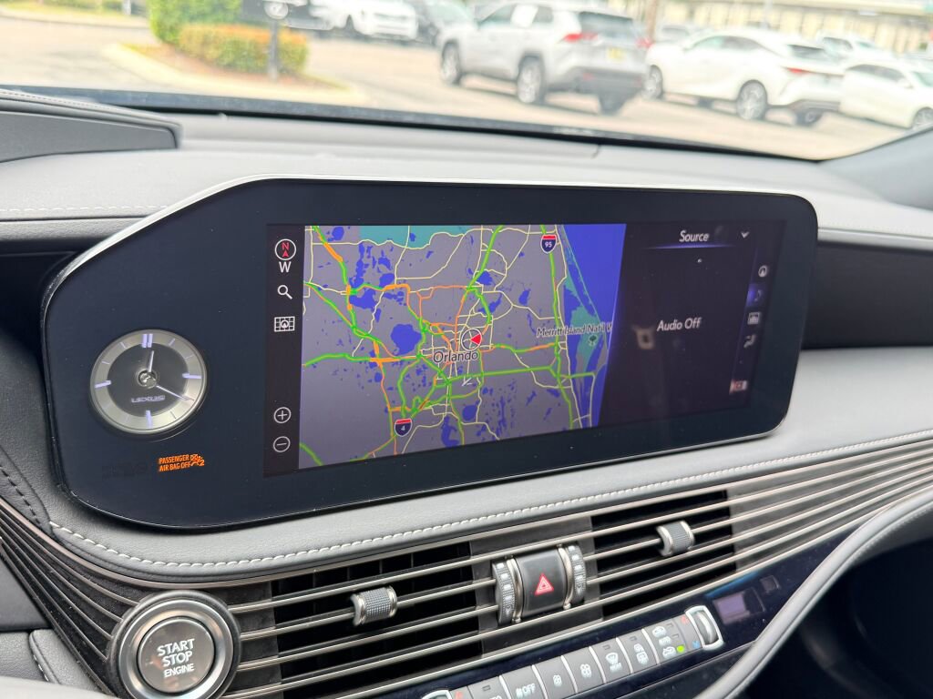 Used 2021 Lexus LS 500 w/ Accessory Package (Z2) image 6