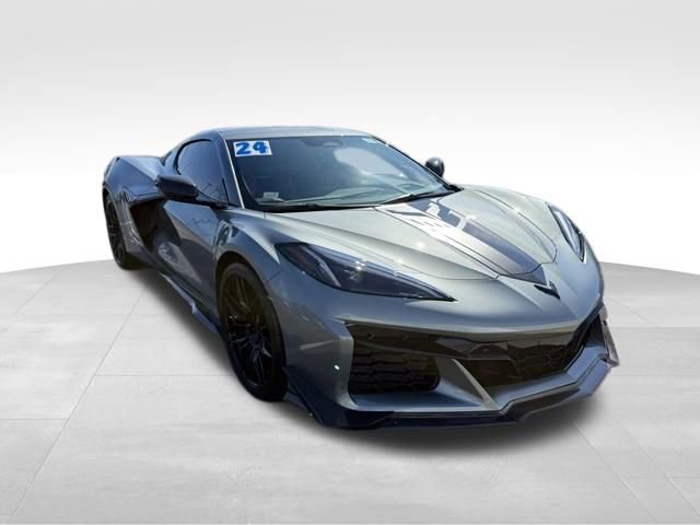 Used 2024 Chevrolet Corvette Z06 image 3