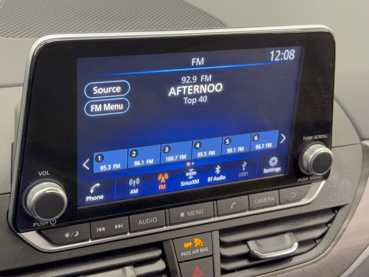 Used 2023 Nissan Altima 2.5 SV FWD image 23