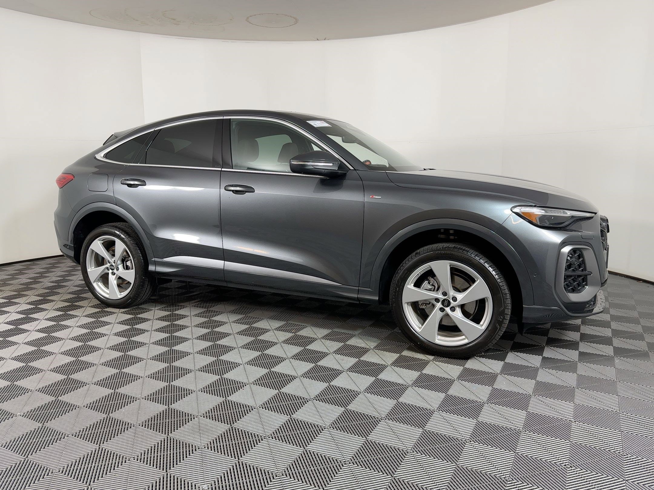 New 2025 Audi Q5 Premium Plus image 6