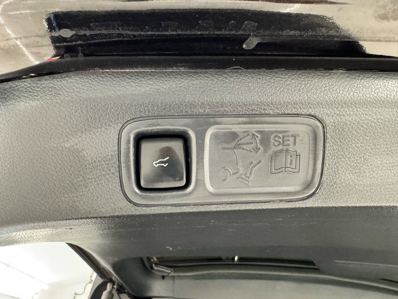 Used 2023 Lincoln Navigator L Reserve AWD/4WD image 7