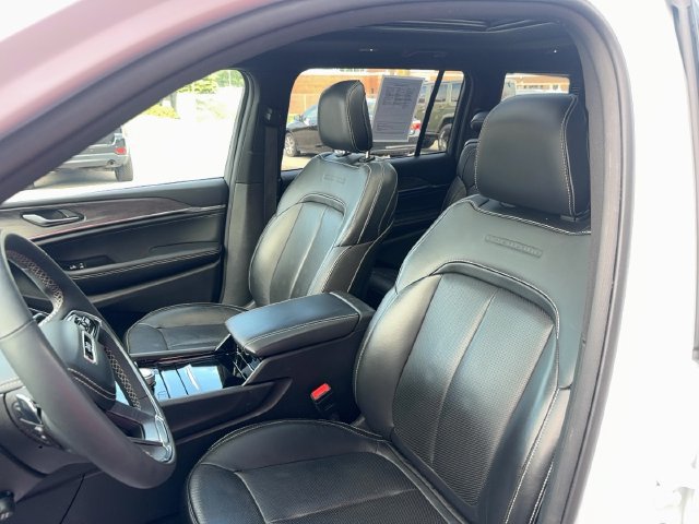 Used 2023 Jeep Grand Cherokee L Overland AWD/4WD image 17