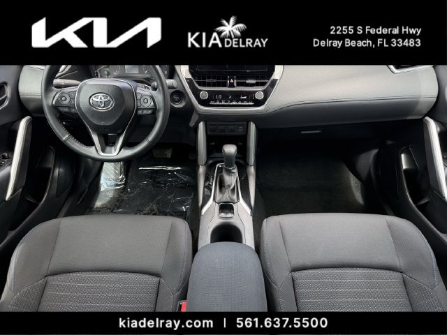 Used 2025 Toyota Corolla Cross AWD Hybrid w/ Moonroof Package image 11