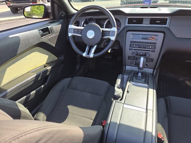 Used 2014 Ford Mustang Convertible RWD image 23