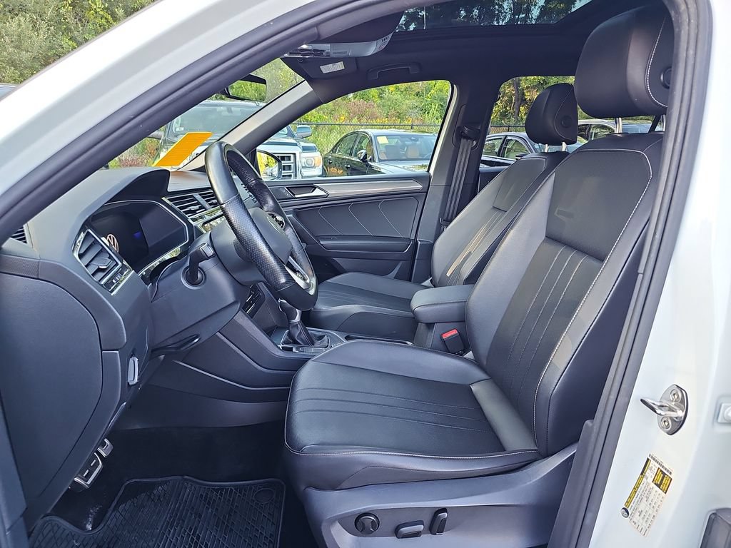 Used 2022 Volkswagen Tiguan SE R-Line AWD/4WD image 10